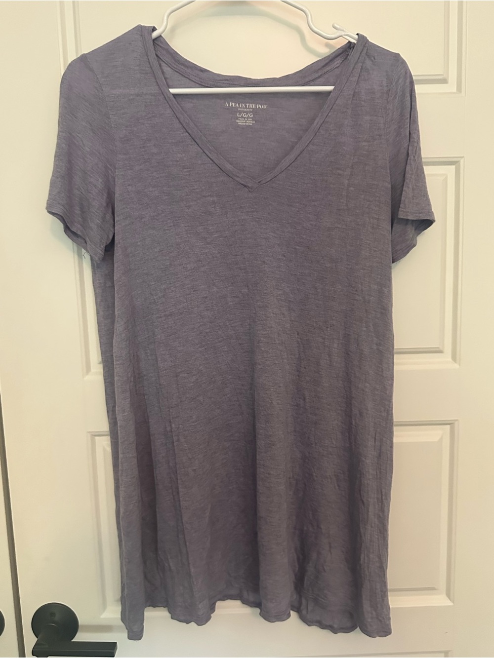 A Pea in the Pod Lavender V-Neck Maternity Top. Size L. Super soft.